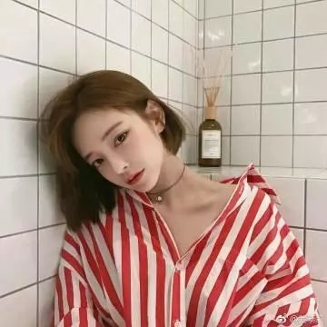 欢爱小屋第一季海报